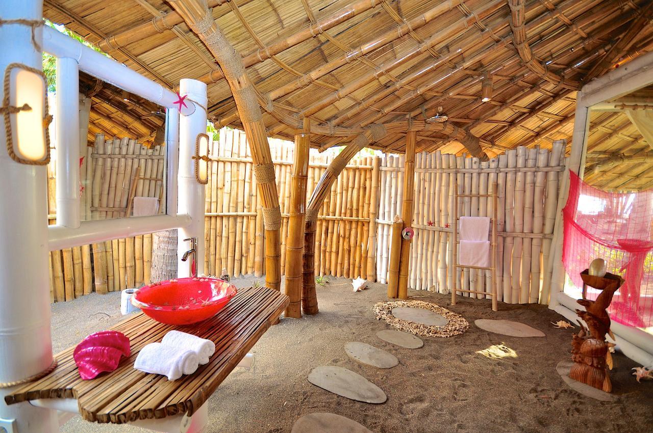 Coconut Garden Beach Resort Маумере Экстерьер фото