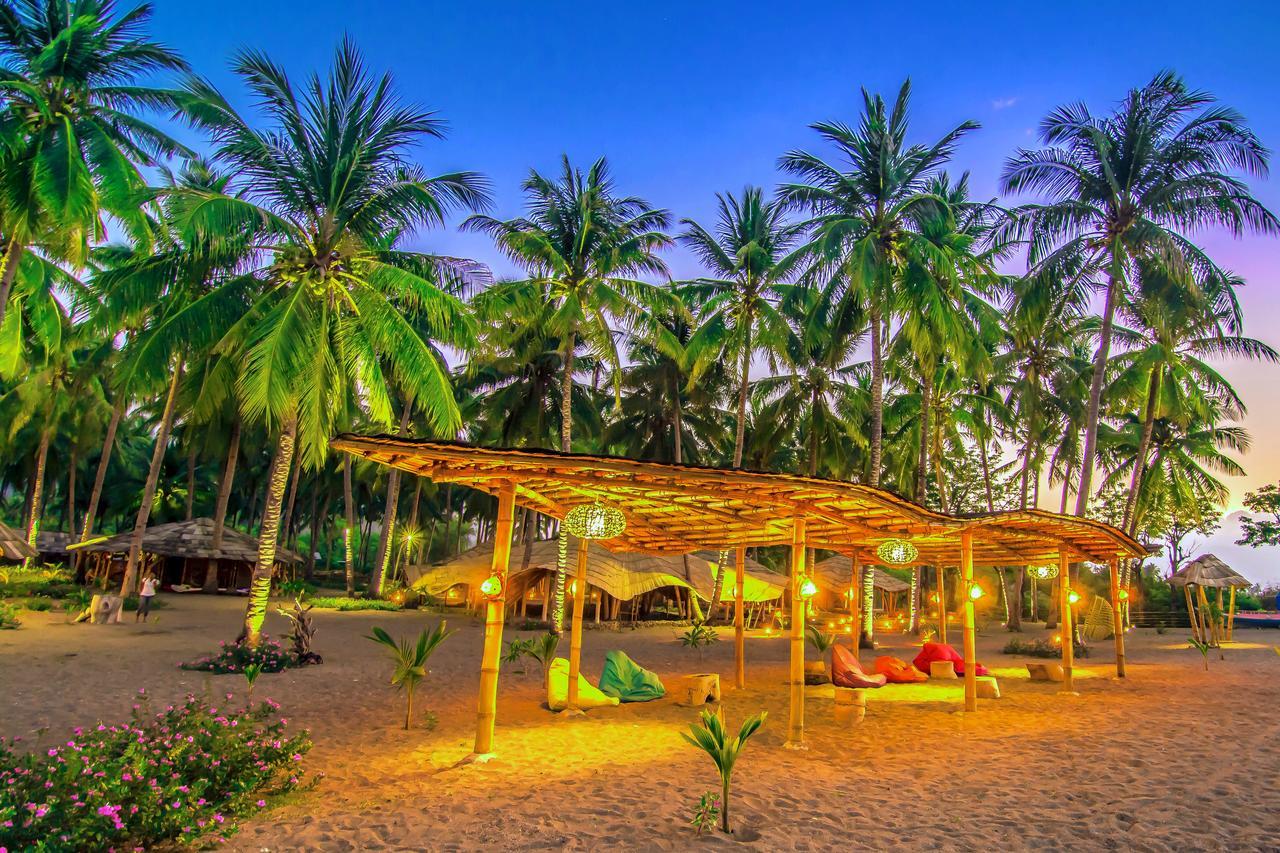 Coconut Garden Beach Resort Маумере Экстерьер фото