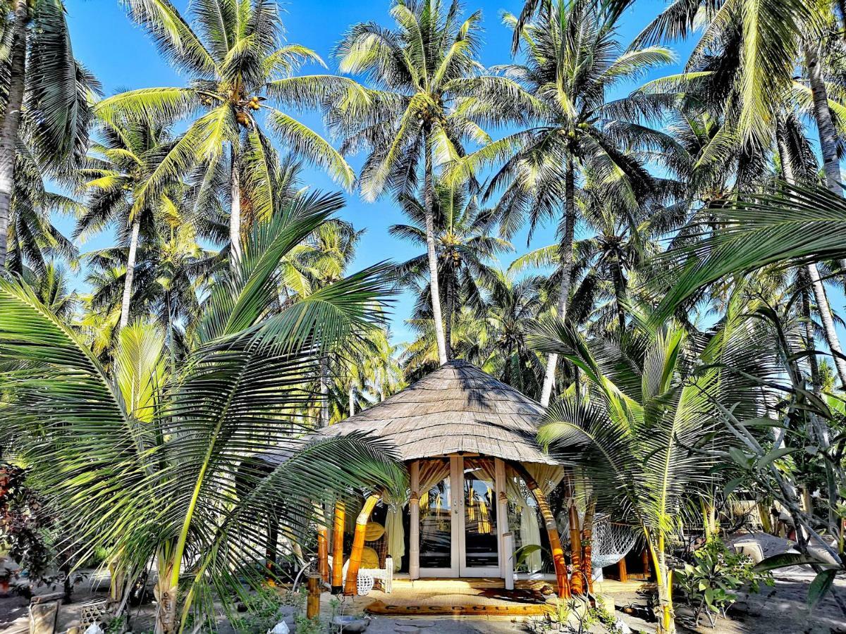 Coconut Garden Beach Resort Маумере Номер фото